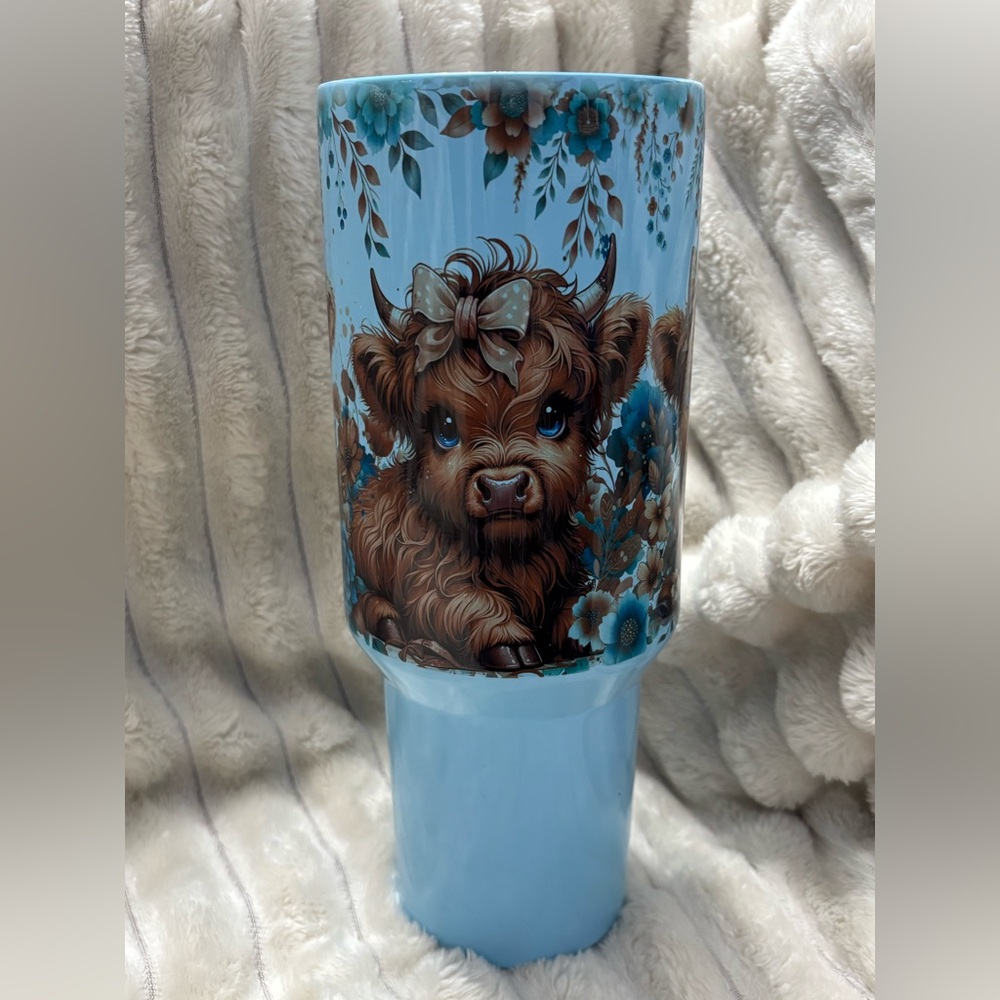 SPECIAL NEW 40 oz Blue Tumbler with Adorable Highland Cow Design